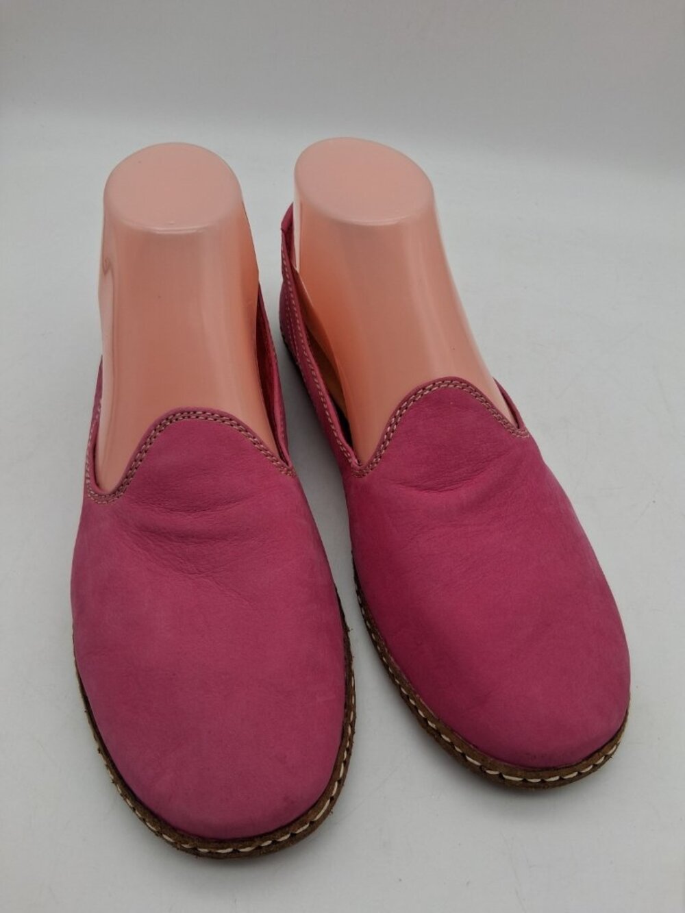 Hush Puppies Women 8.5 Coral Pink Suede Slip On Loafers Cushioned Footbed